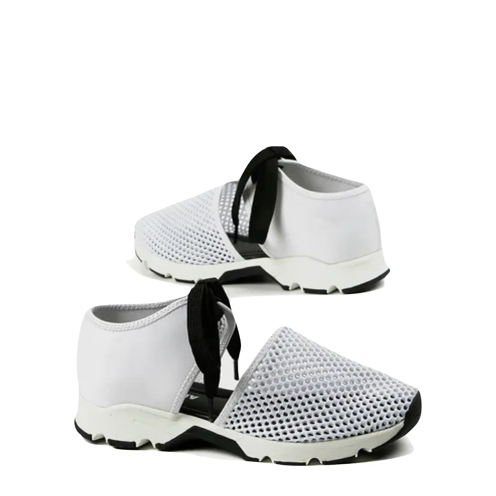 All Black Women's Amazing Mesh Sneaker in White