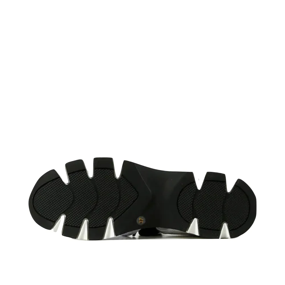 All Black Women's Amazing Mesh Sneaker in White