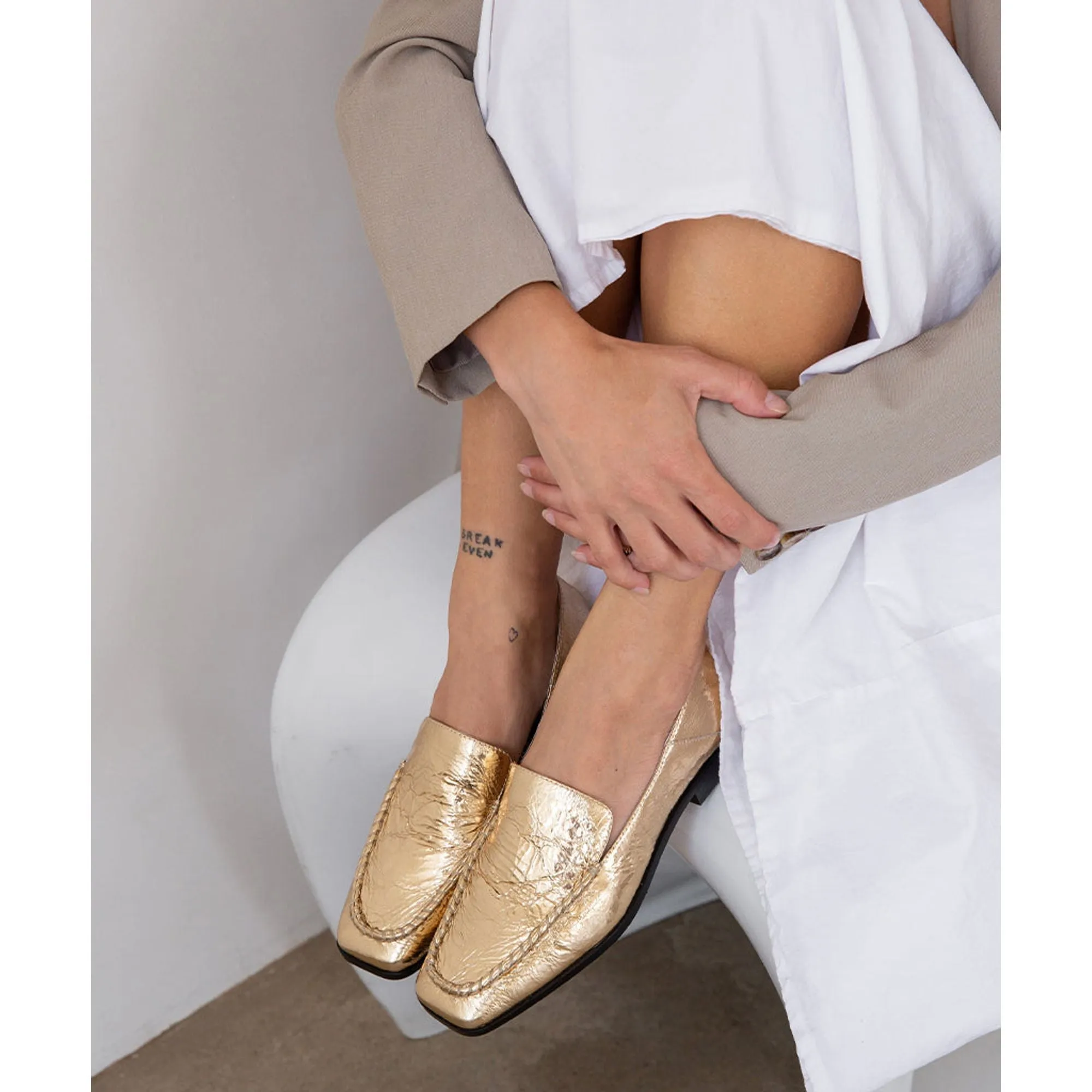 Beny Flats Sand Snake Embossed