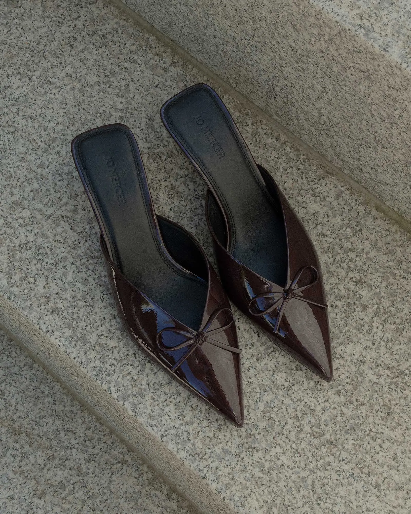 BETSY MID HEELS MERLOT CRINKLE PATENT