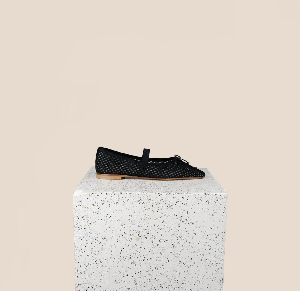Como Strap - Perforated Black