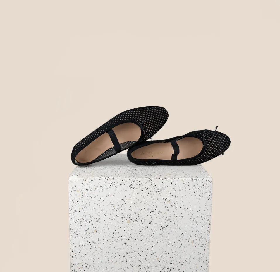 Como Strap - Perforated Black