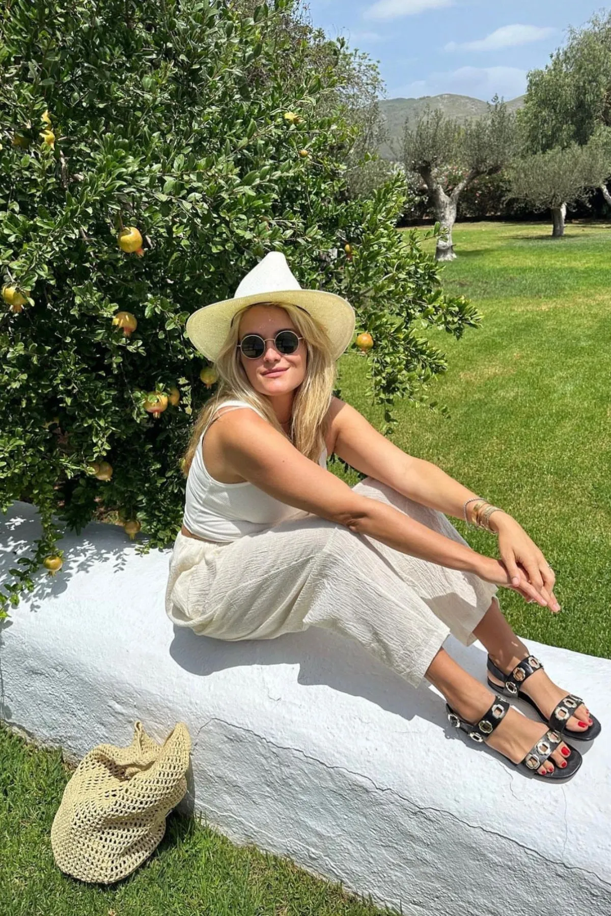 Milan Flat Sandal In Black Leather