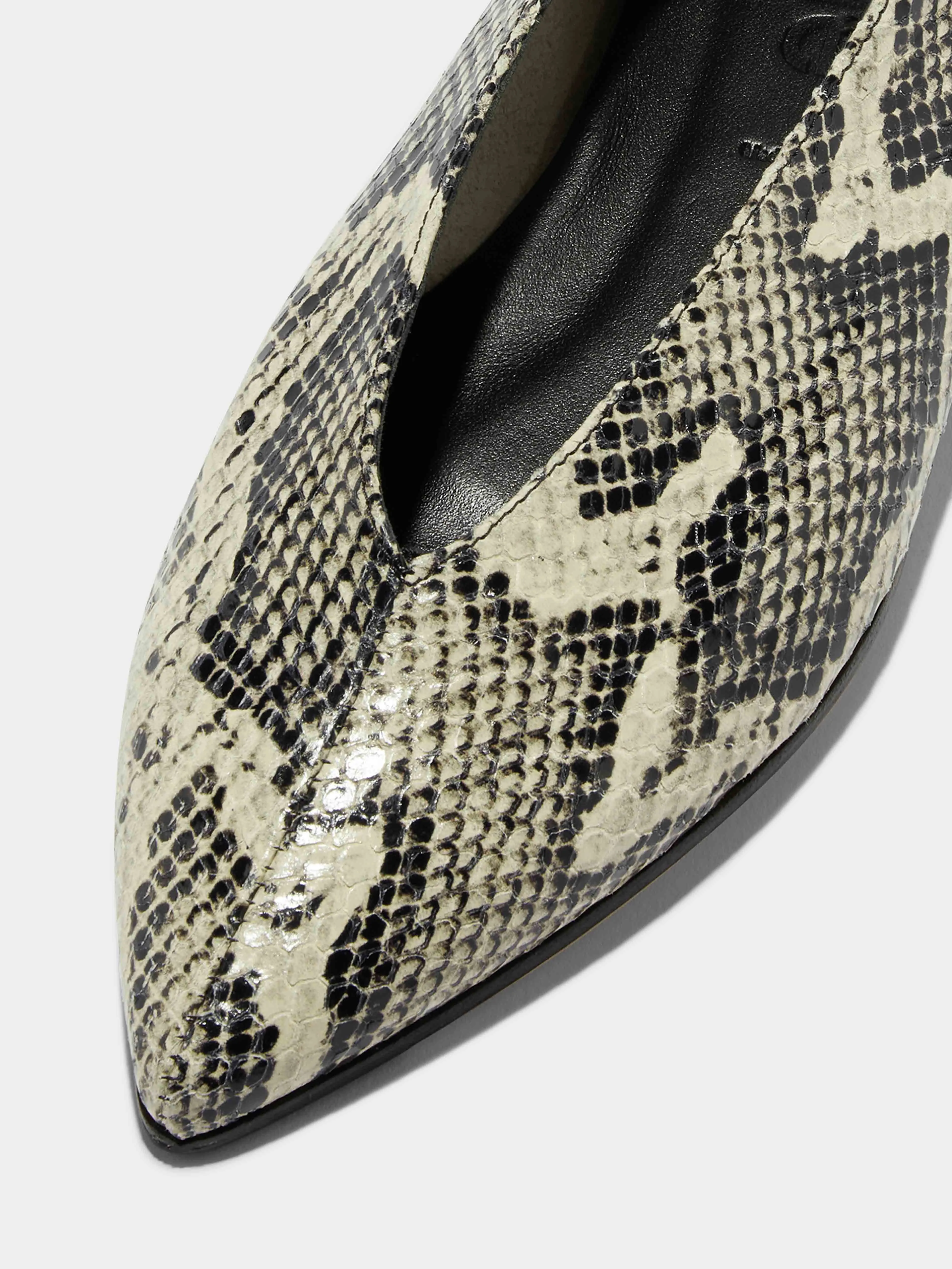 Moa Leather Ballet Flats