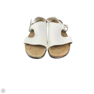 Sandals Flats By Naot In White, Size: 9