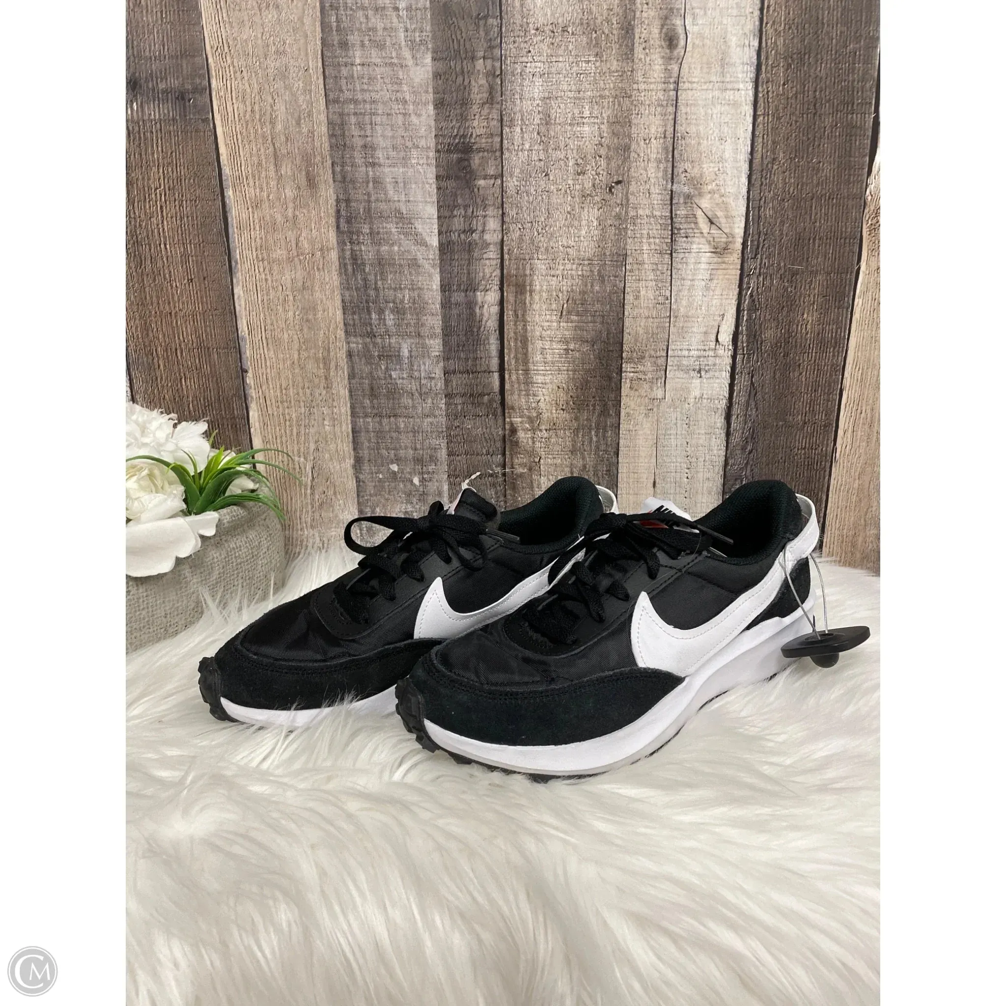 Shoes Athletic By Nike In Black, Size: 8