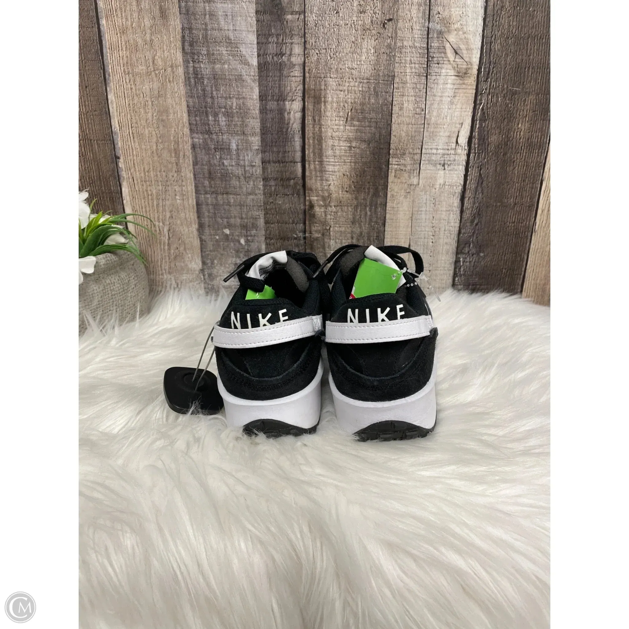 Shoes Athletic By Nike In Black, Size: 8