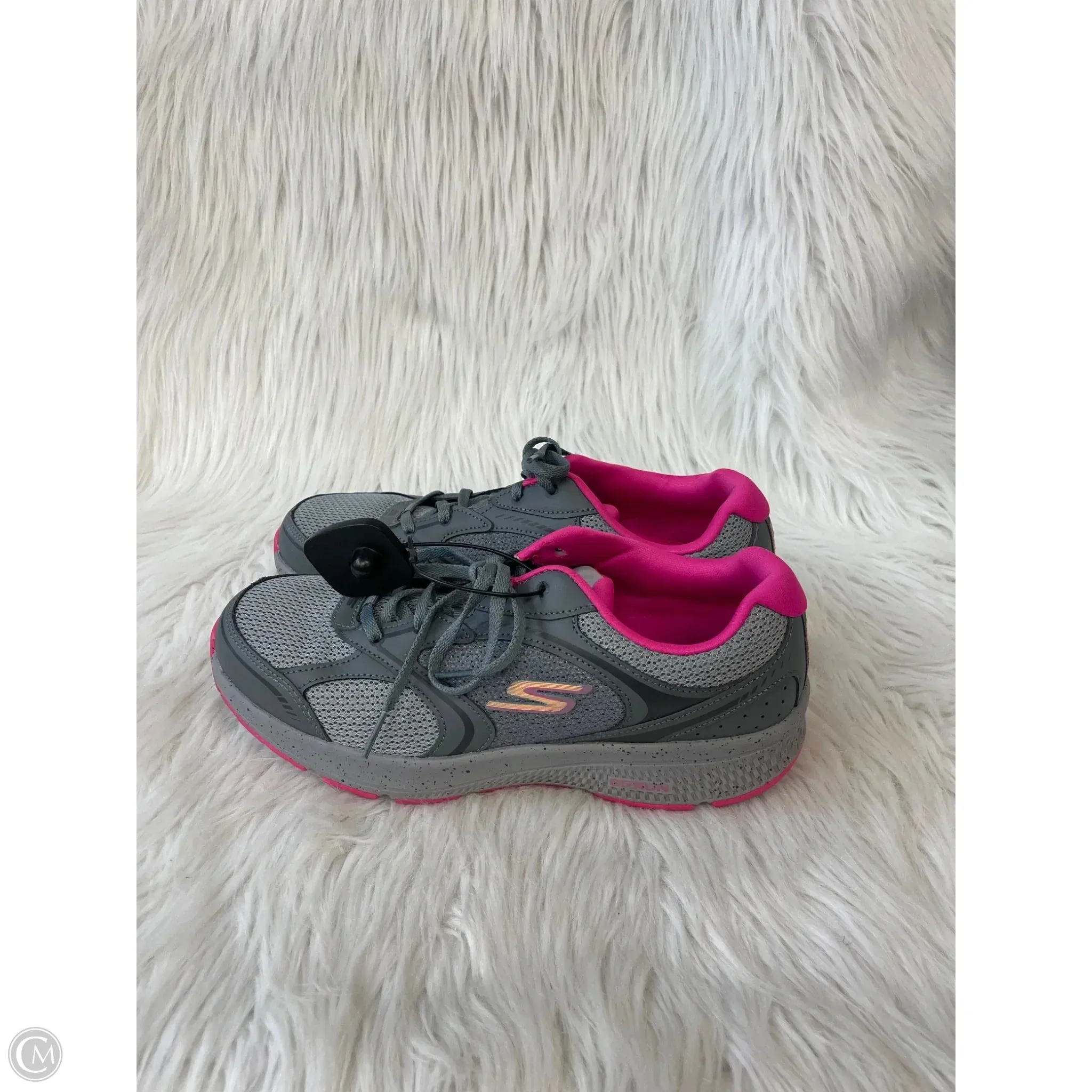 Shoes Athletic By Skechers In Grey & Pink, Size: 9.5