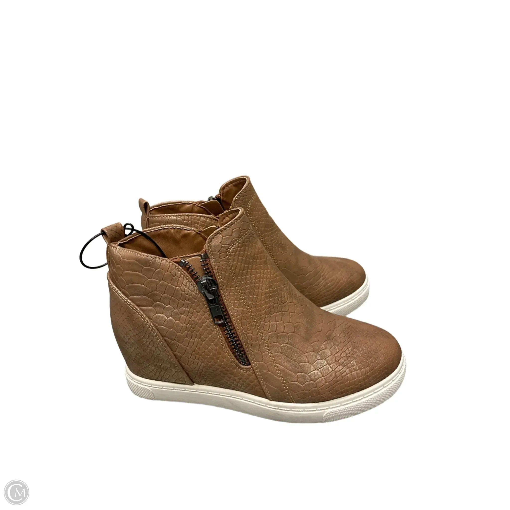 Shoes Sneakers By Clothes Mentor In Brown, Size: 7