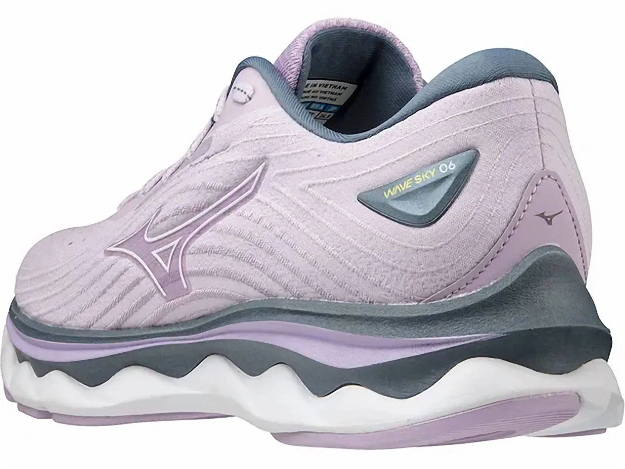 Women Wave Sky 6 Running Shoe In Pastel Lilac/white