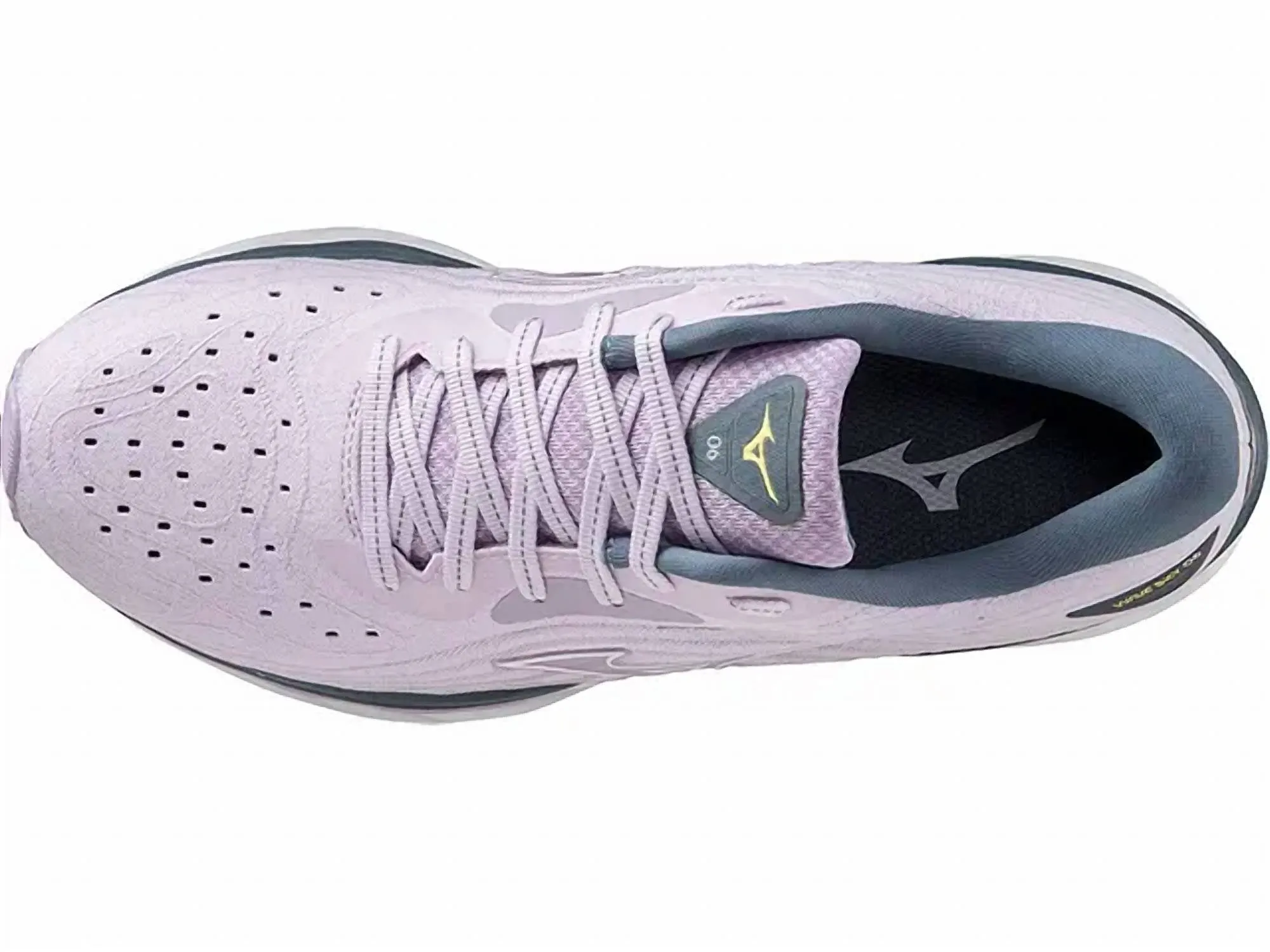 Women Wave Sky 6 Running Shoe In Pastel Lilac/white