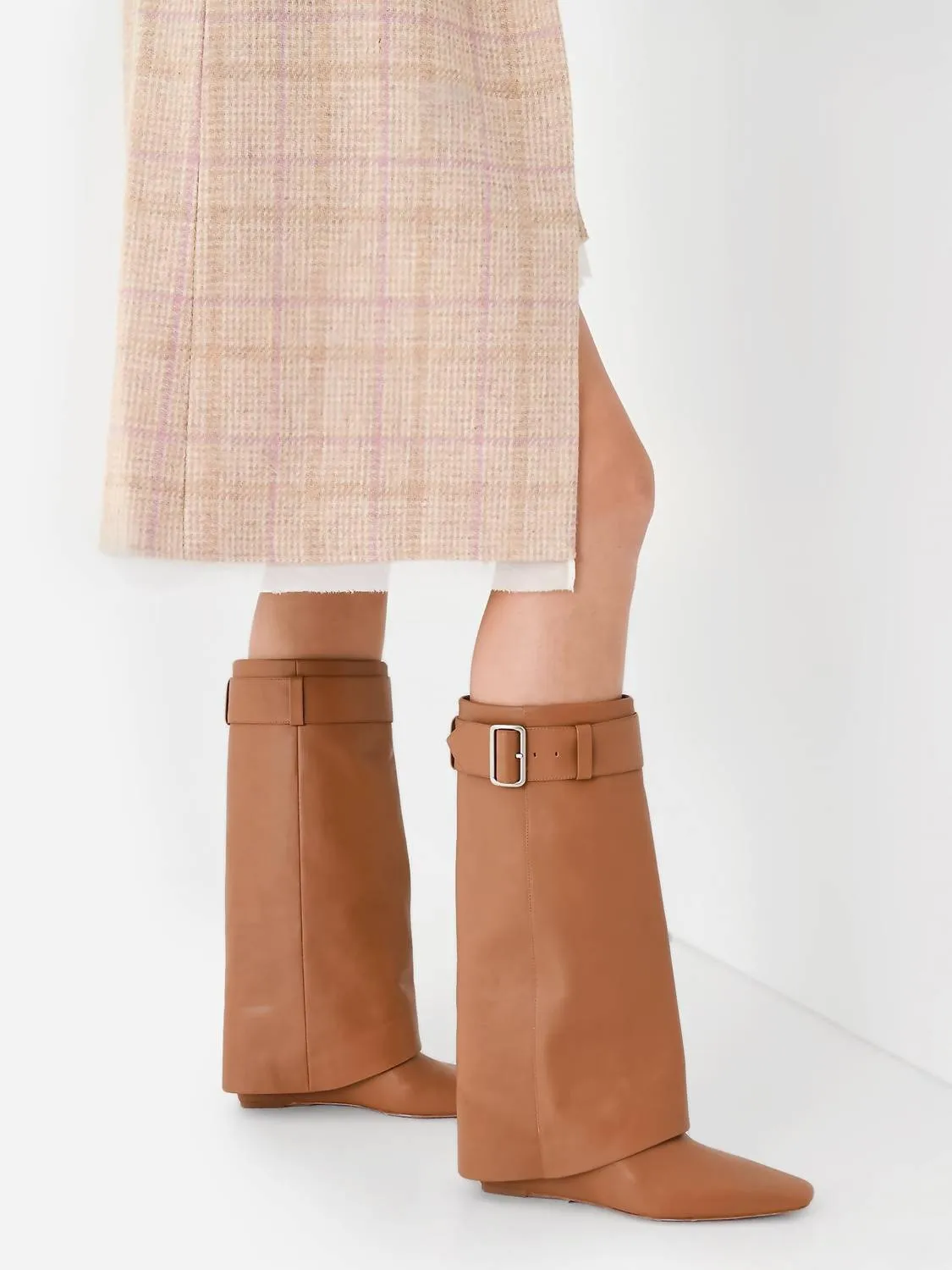 Women's Freyja Belted Foldover Boot In Toffee