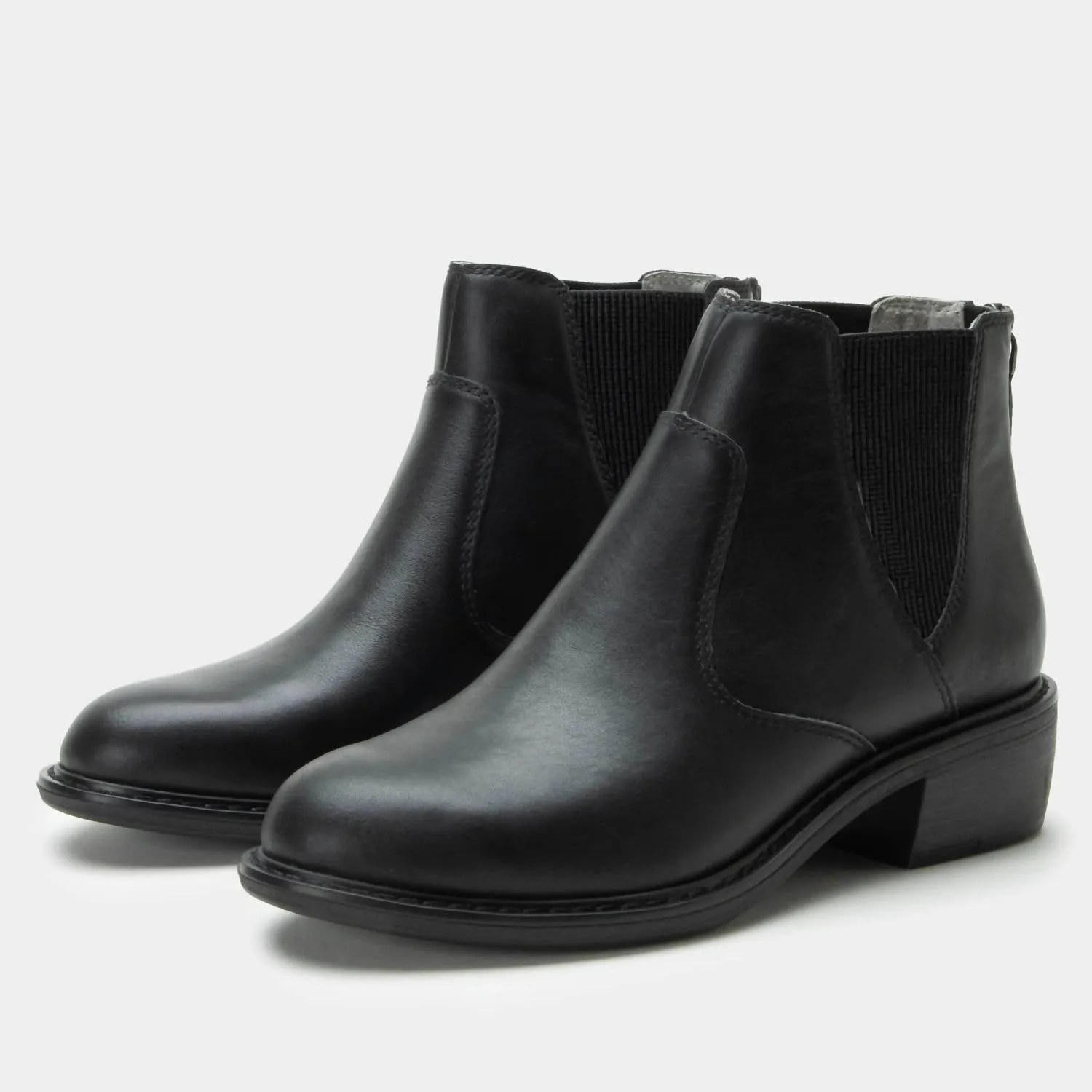 Women's Meadow Chelsea Boots In Black