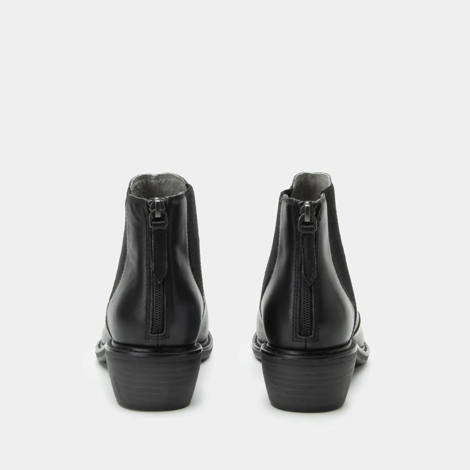 Women's Meadow Chelsea Boots In Black